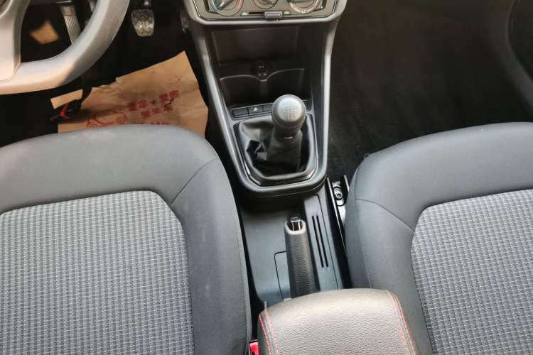 Used Volkswagen Santana 2021 1.5L Manual Fashion Edition Gear Lever