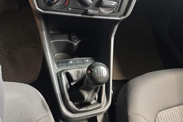 Used Volkswagen Santana 2021 1.5L Manual Fashion Edition Gear Lever