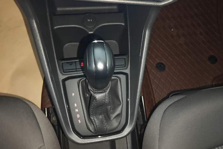 Used Volkswagen Santana 2021 1.5L Automatic Fashion Edition Gear Lever