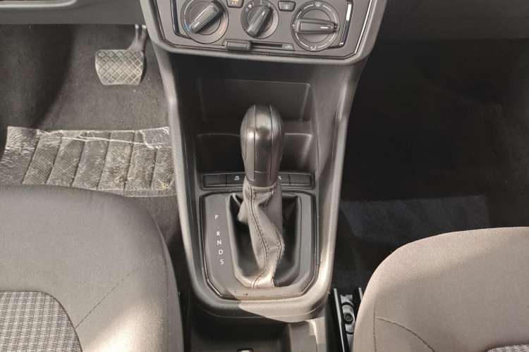Used Volkswagen Santana 2021 1.5L Automatic Fashion Edition Gear Lever