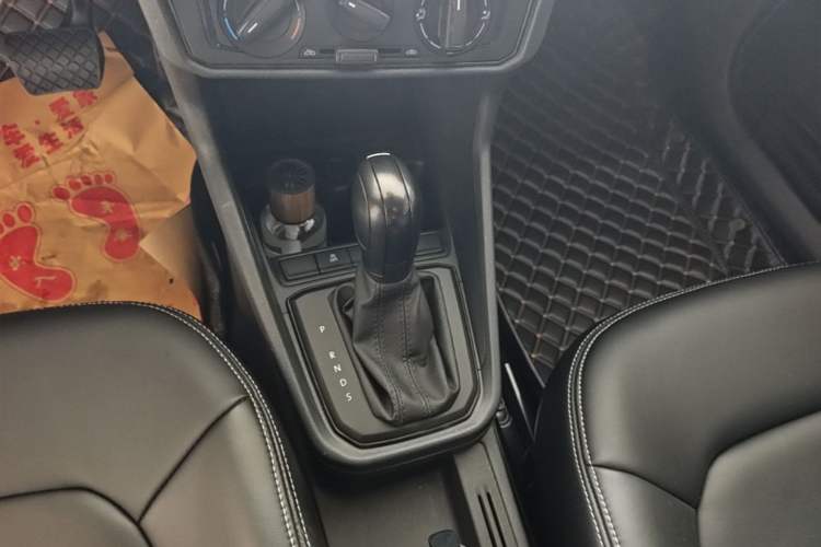 Used Volkswagen Santana 2021 1.5L Automatic Fashion Edition Gear Lever