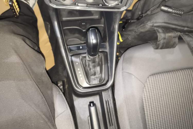 Used Volkswagen Santana 2021 1.5L Automatic Fashion Edition Gear Lever