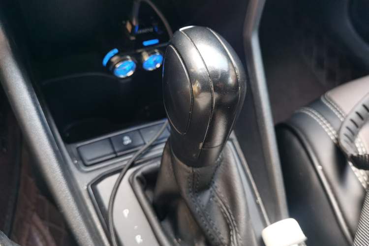 Used Volkswagen Santana 2021 1.5L Automatic Fashion Edition Gear Lever