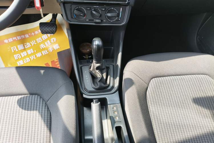 Used Volkswagen Santana 2021 1.5L Automatic Fashion Edition Gear Lever