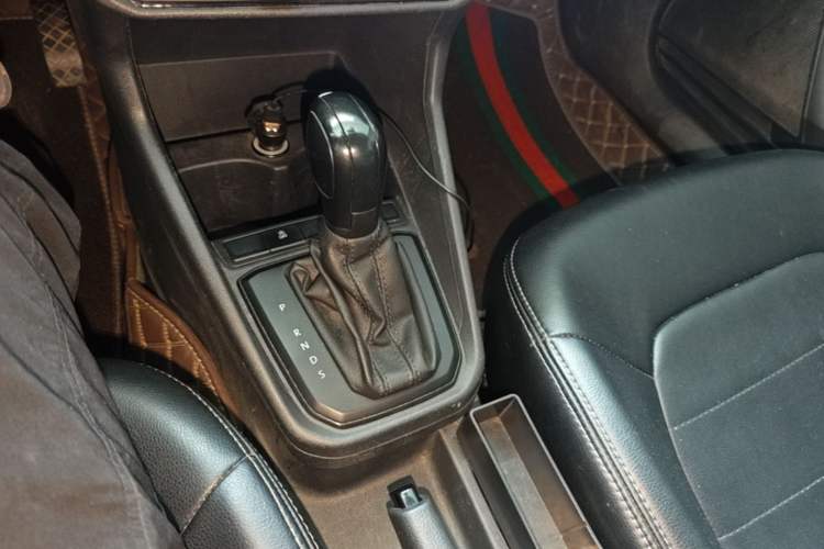 Used Volkswagen Santana 2021 1.5L Automatic Fashion Edition Gear Lever