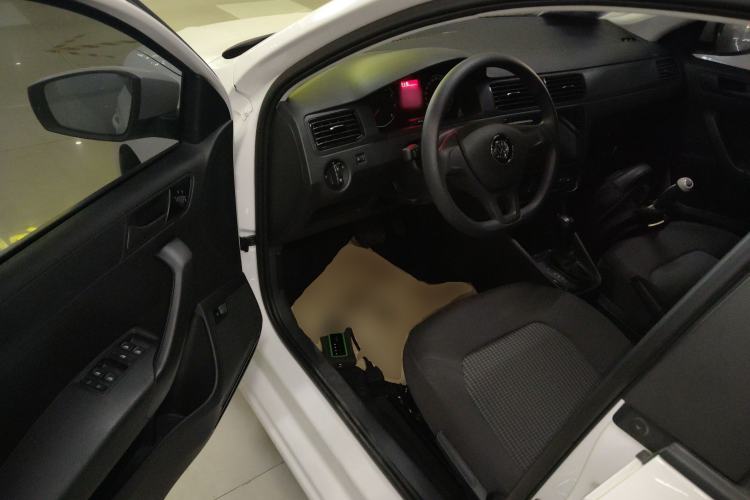 Used Volkswagen Santana 2021 1.5L Automatic Fashion Edition Interior 3