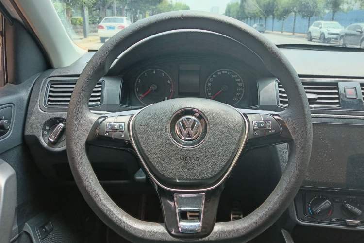 Used Volkswagen Santana 2021 1.5L Automatic Fashion Edition Interior 3