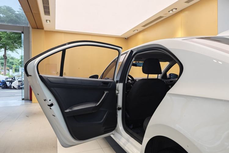 Used Volkswagen Santana 2021 1.5L Automatic Fashion Edition Interior 3
