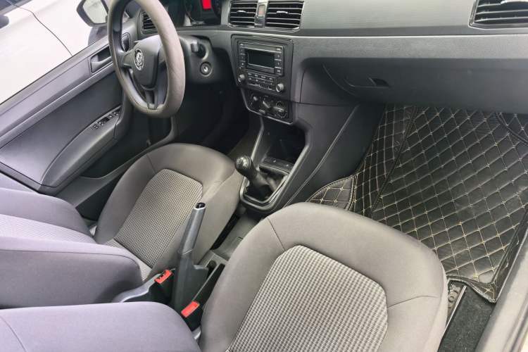 Used Volkswagen Santana 2021 1.5L Manual Fashion Edition Interior 3