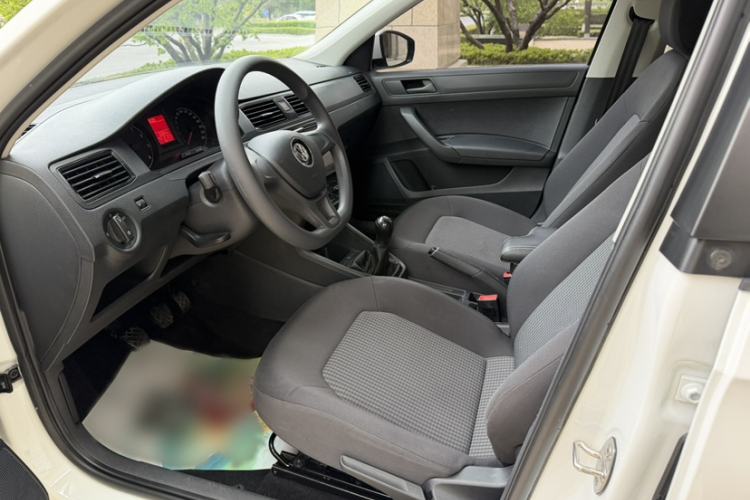 Used Volkswagen Santana 2021 1.5L Manual Fashion Edition Interior 3
