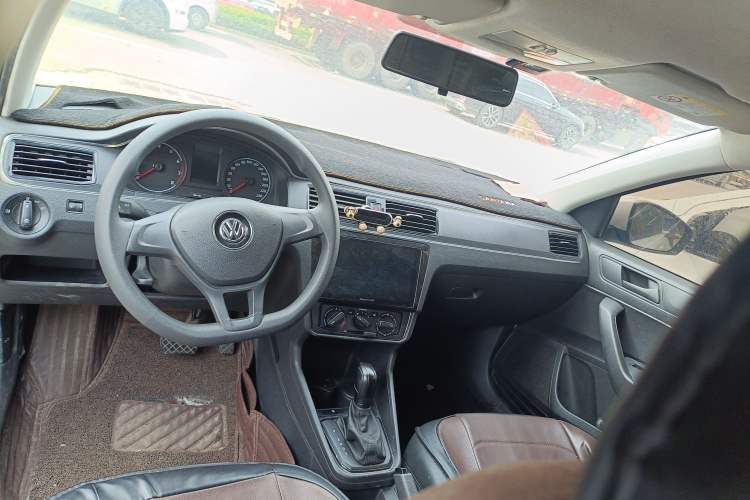 Used Volkswagen Santana 2021 1.5L Automatic Fashion Edition Interior 3