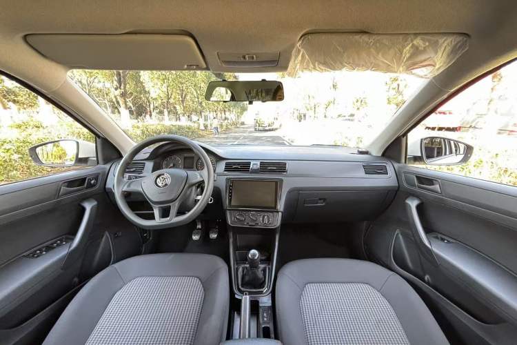 Used Volkswagen Santana 2021 1.5L Manual Fashion Edition Interior 6