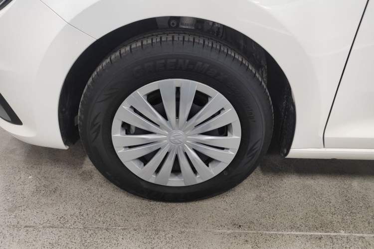 Used Volkswagen Santana 2021 1.5L Automatic Fashion Edition Left Front Wheel Hub