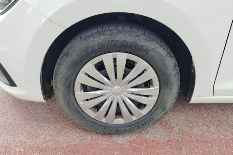 Used Volkswagen Santana 2021 1.5L Automatic Fashion Edition Left Front Wheel Hub
