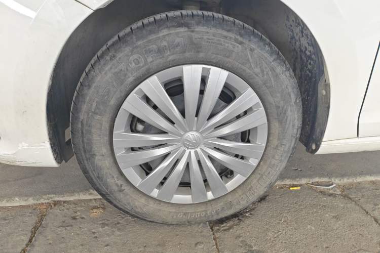 Used Volkswagen Santana 2021 1.5L Manual Fashion Edition Left Front Wheel Hub