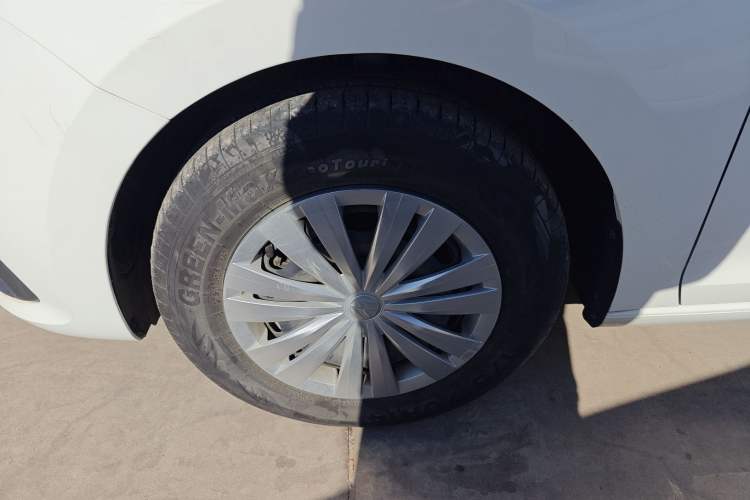Used Volkswagen Santana 2021 1.5L Automatic Fashion Edition Left Front Wheel Hub