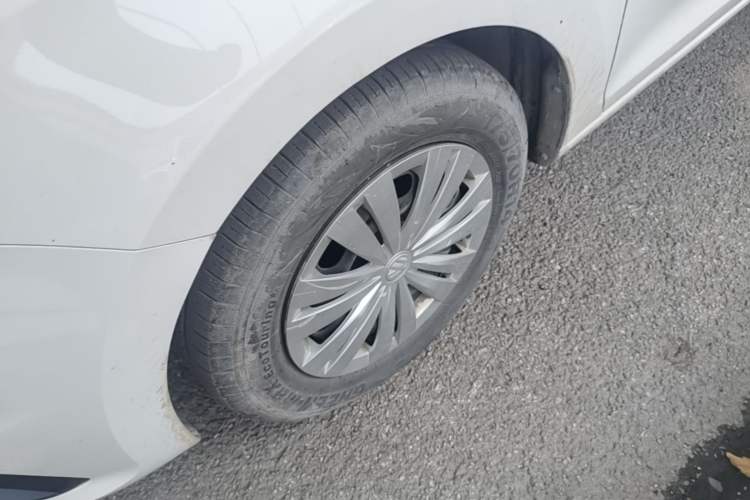 Used Volkswagen Santana 2021 1.5L Manual Fashion Edition Left Front Wheel Hub