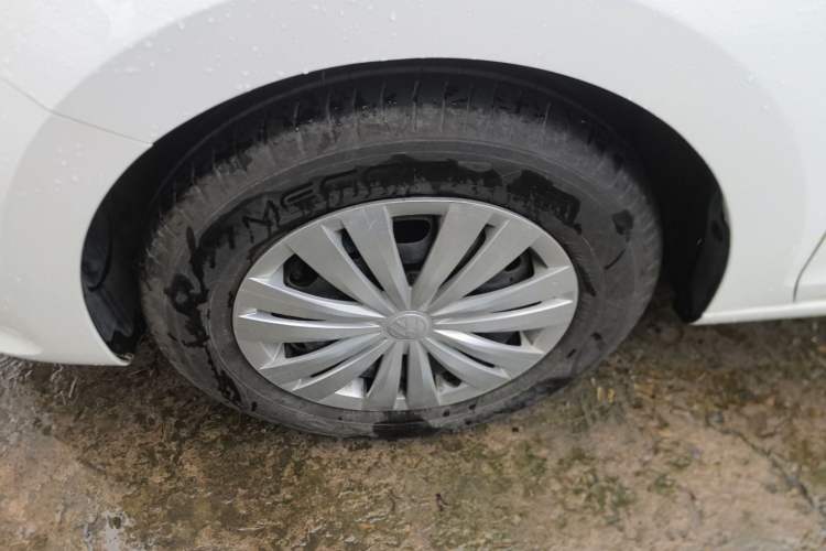 Used Volkswagen Santana 2021 1.5L Manual Fashion Edition Left Front Wheel Hub
