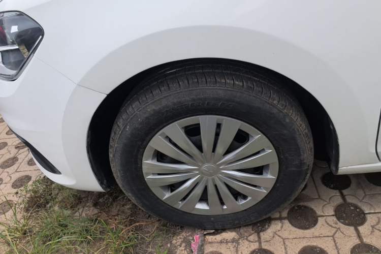 Used Volkswagen Santana 2021 1.5L Manual Fashion Edition Left Front Wheel Hub