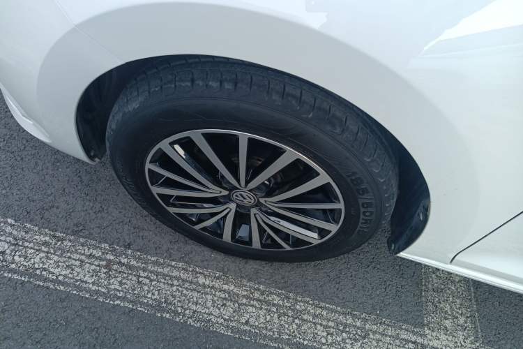 Used Volkswagen Santana 2021 1.5L Automatic Comfort Edition Left Front Wheel Hub