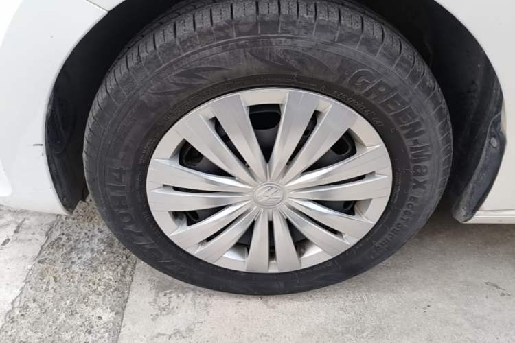Used Volkswagen Santana 2021 1.5L Automatic Fashion Edition Left Front Wheel Hub