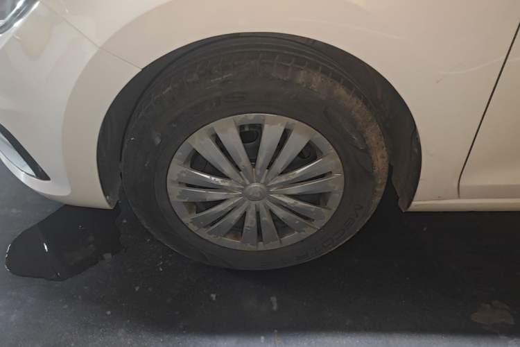 Used Volkswagen Santana 2021 1.5L Automatic Fashion Edition Left Front Wheel Hub