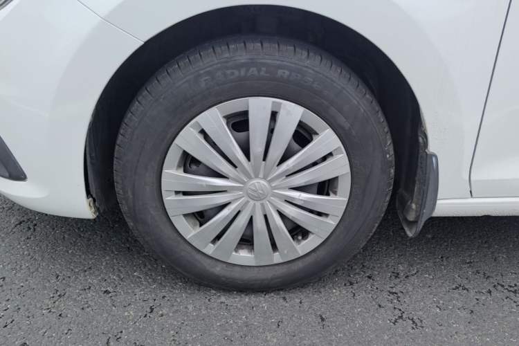 Used Volkswagen Santana 2021 1.5L Manual Fashion Edition Left Front Wheel Hub