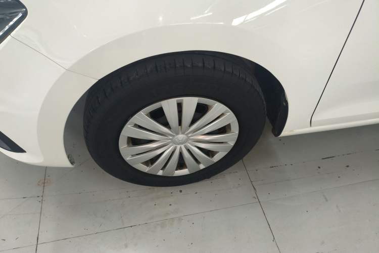 Used Volkswagen Santana 2021 1.5L Manual Fashion Edition Left Front Wheel Hub