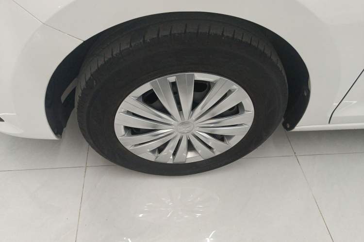 Used Volkswagen Santana 2021 1.5L Manual Fashion Edition Left Front Wheel Hub