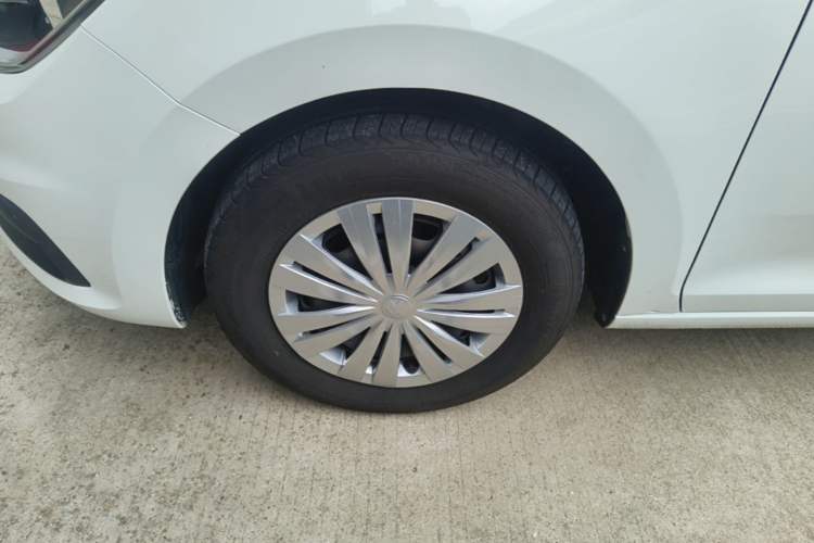 Used Volkswagen Santana 2021 1.5L Automatic Fashion Edition Left Front Wheel Hub