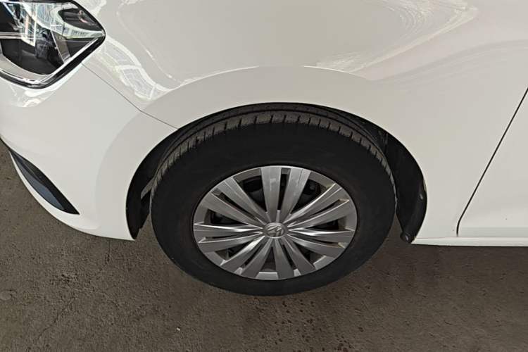 Used Volkswagen Santana 2021 1.5L Manual Fashion Edition Left Front Wheel Hub