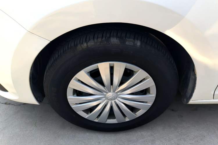 Used Volkswagen Santana 2021 1.5L Automatic Fashion Edition Left Front Wheel Hub