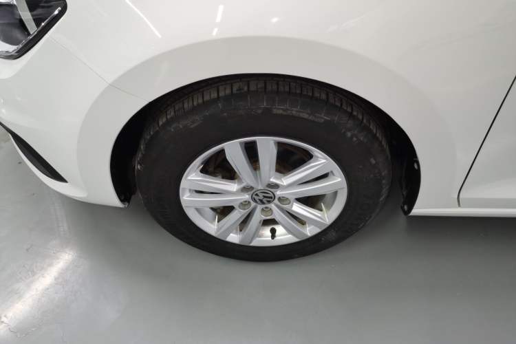 Used Volkswagen Santana 2021 1.5L Automatic Fashion Edition Left Front Wheel Hub