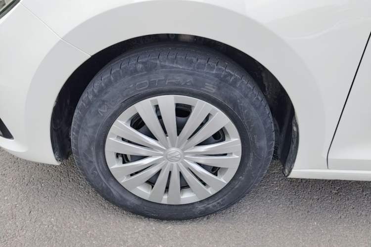 Used Volkswagen Santana 2021 1.5L Manual Fashion Edition Left Front Wheel Hub