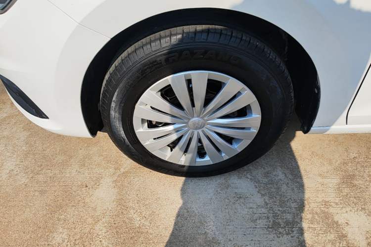 Used Volkswagen Santana 2021 1.5L Automatic Fashion Edition Left Front Wheel Hub