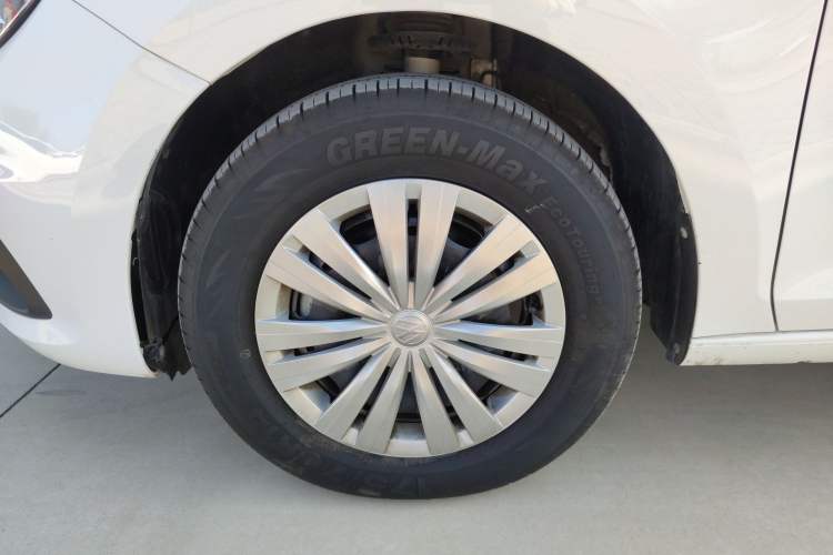 Used Volkswagen Santana 2021 1.5L Manual Fashion Edition Left Front Wheel Hub