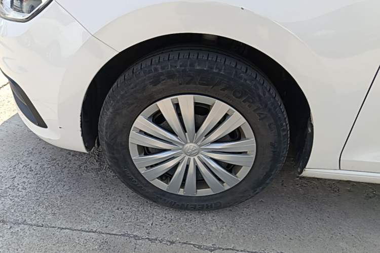 Used Volkswagen Santana 2021 1.5L Automatic Fashion Edition Left Front Wheel Hub