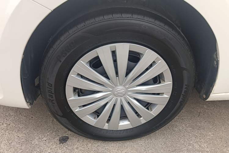 Used Volkswagen Santana 2021 1.5L Automatic Fashion Edition Left Front Wheel Hub