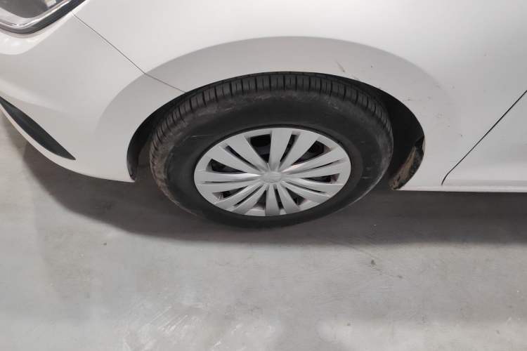 Used Volkswagen Santana 2021 1.5L Manual Fashion Edition Left Front Wheel Hub