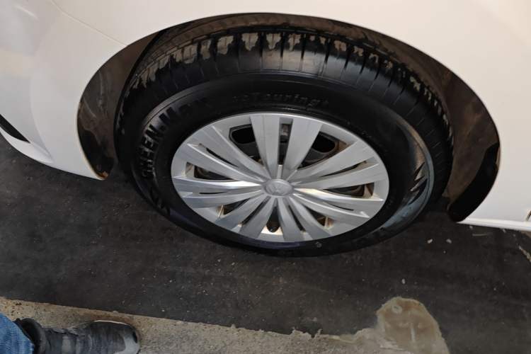 Used Volkswagen Santana 2021 1.5L Manual Fashion Edition Left Front Wheel Hub