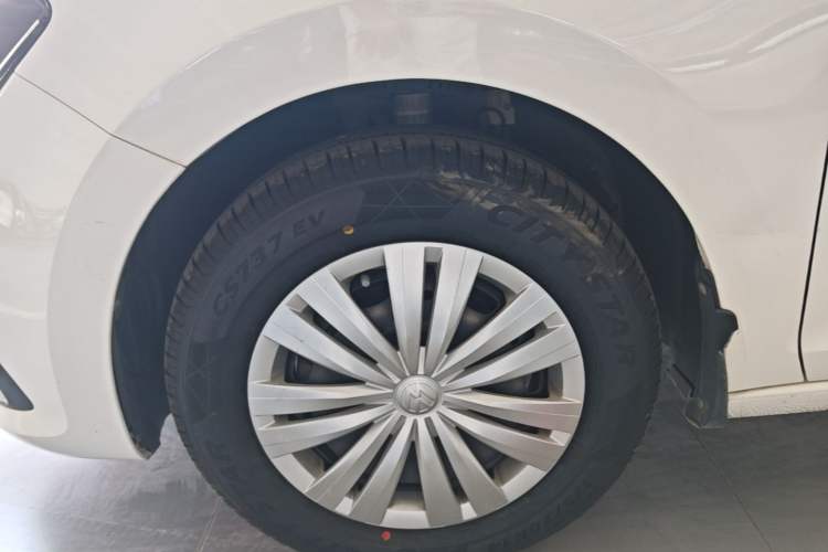 Used Volkswagen Santana 2021 1.5L Automatic Fashion Edition Left Front Wheel Hub