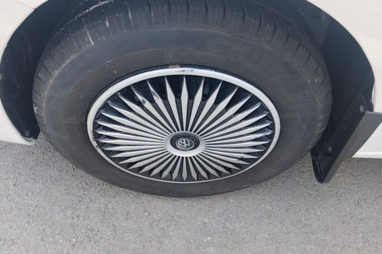 Used Volkswagen Santana 2021 1.5L Manual Fashion Edition Left Front Wheel Hub