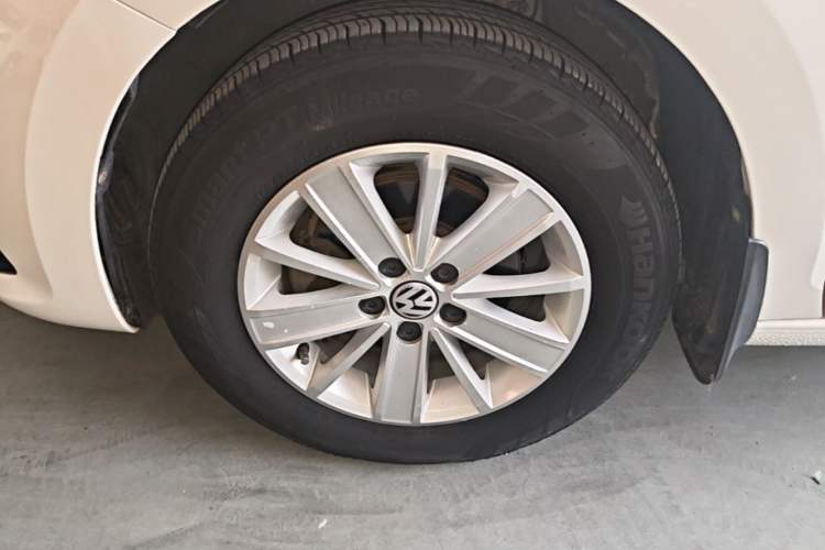 Used Volkswagen Santana 2021 1.5L Automatic Fashion Edition Left Front Wheel Hub
