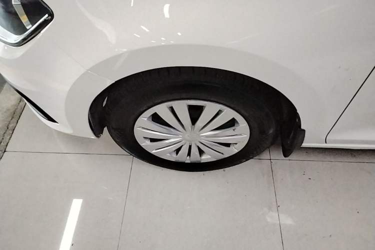 Used Volkswagen Santana 2021 1.5L Automatic Fashion Edition Left Front Wheel Hub