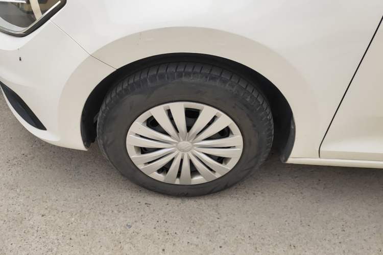 Used Volkswagen Santana 2021 1.5L Manual Fashion Edition Left Front Wheel Hub