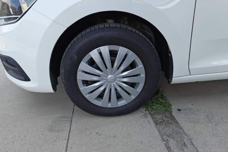 Used Volkswagen Santana 2021 1.5L Automatic Fashion Edition Left Front Wheel Hub