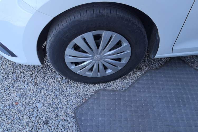 Used Volkswagen Santana 2021 1.5L Manual Fashion Edition Left Front Wheel Hub