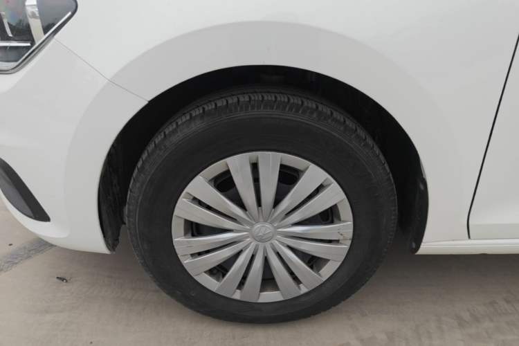 Used Volkswagen Santana 2021 1.5L Manual Fashion Edition Left Front Wheel Hub