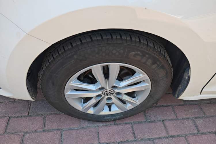 Used Volkswagen Santana 2021 1.5L Automatic Fashion Edition Left Front Wheel Hub