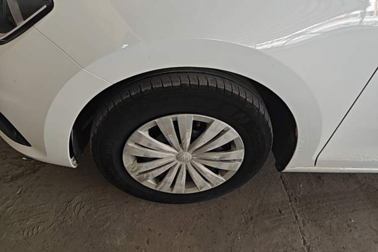 Used Volkswagen Santana 2021 1.5L Manual Fashion Edition Left Front Wheel Hub
